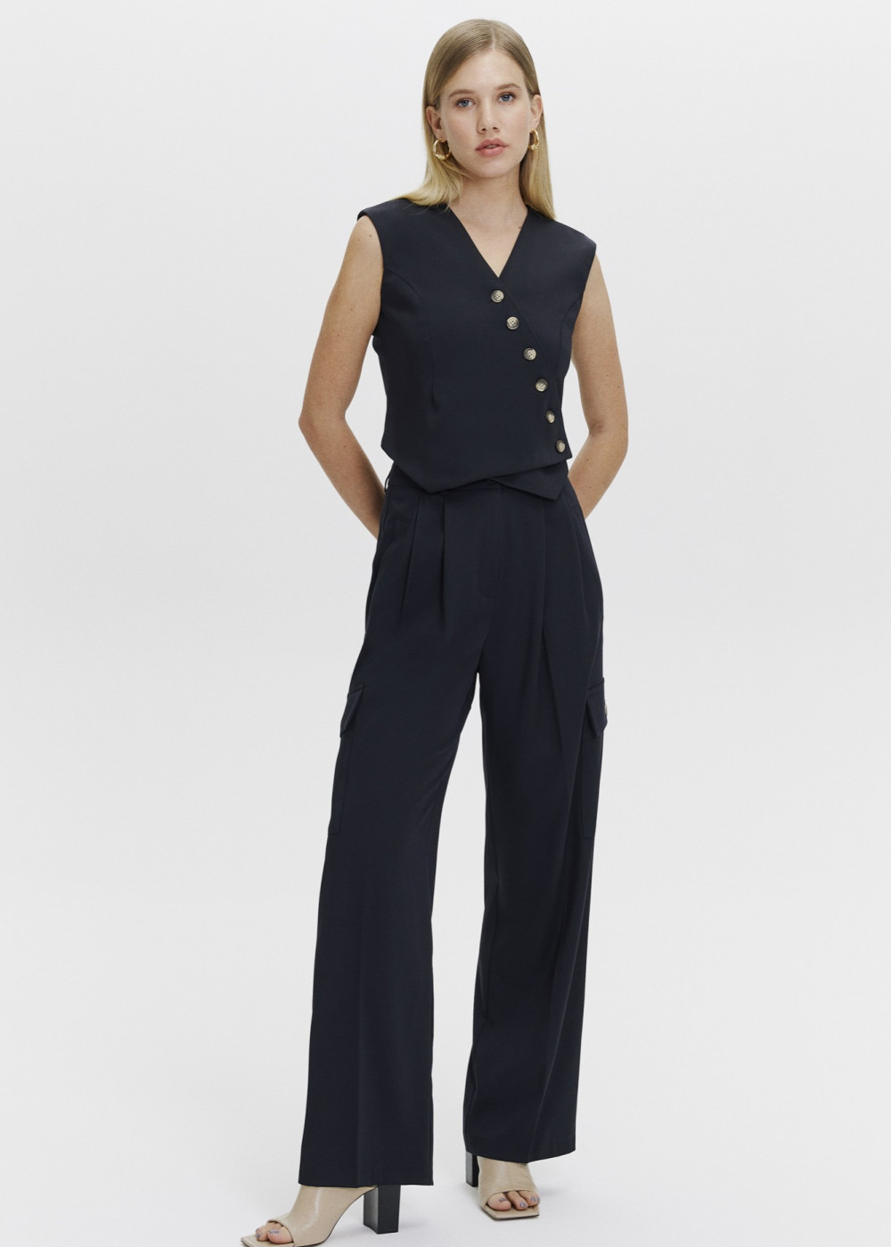 Asymetric Detailed Vest- Oversized Cargo Trousers 