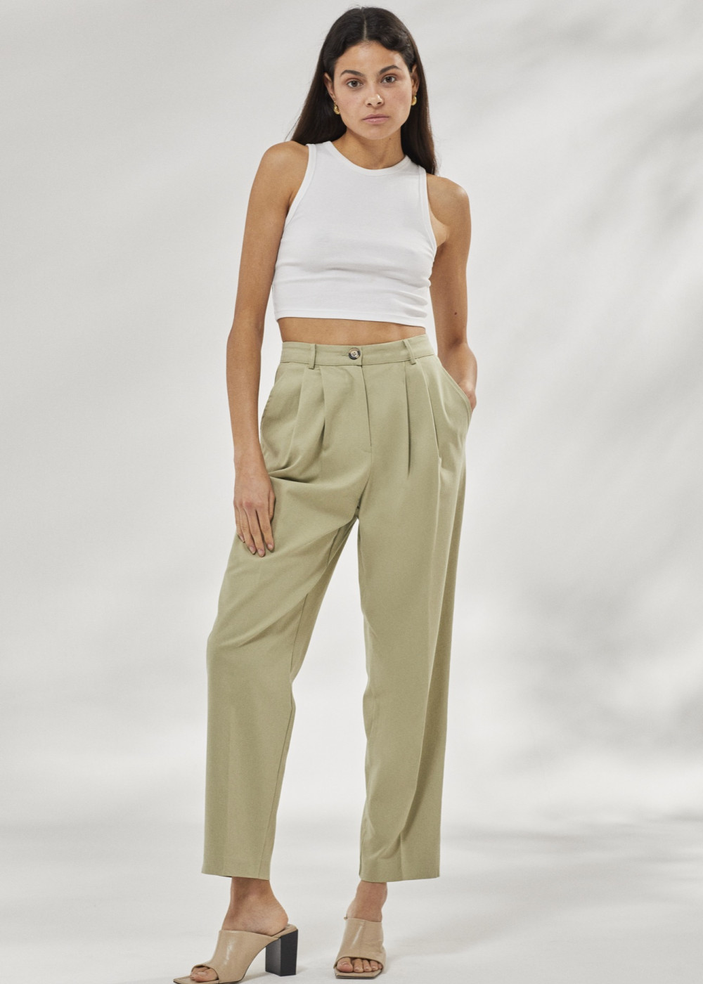 Pleated Wide Cut Trousers