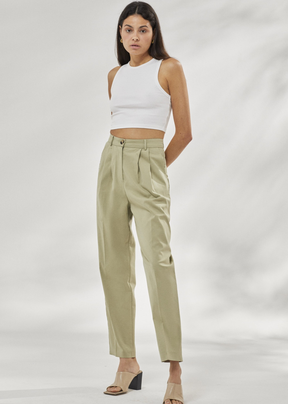 Pleated Wide Cut Trousers
