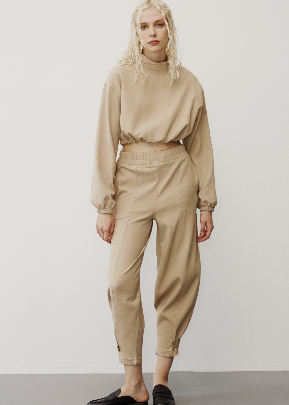 Crop With Tire Detailed Waist - Baggy Pants Crop With Tire Detailed Waist - Baggy Pants