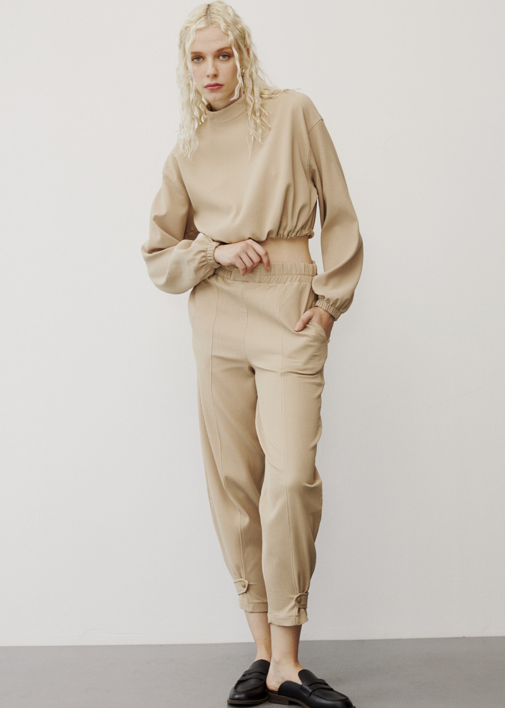 Crop With Tire Detailed Waist - Baggy Pants Crop With Tire Detailed Waist - Baggy Pants