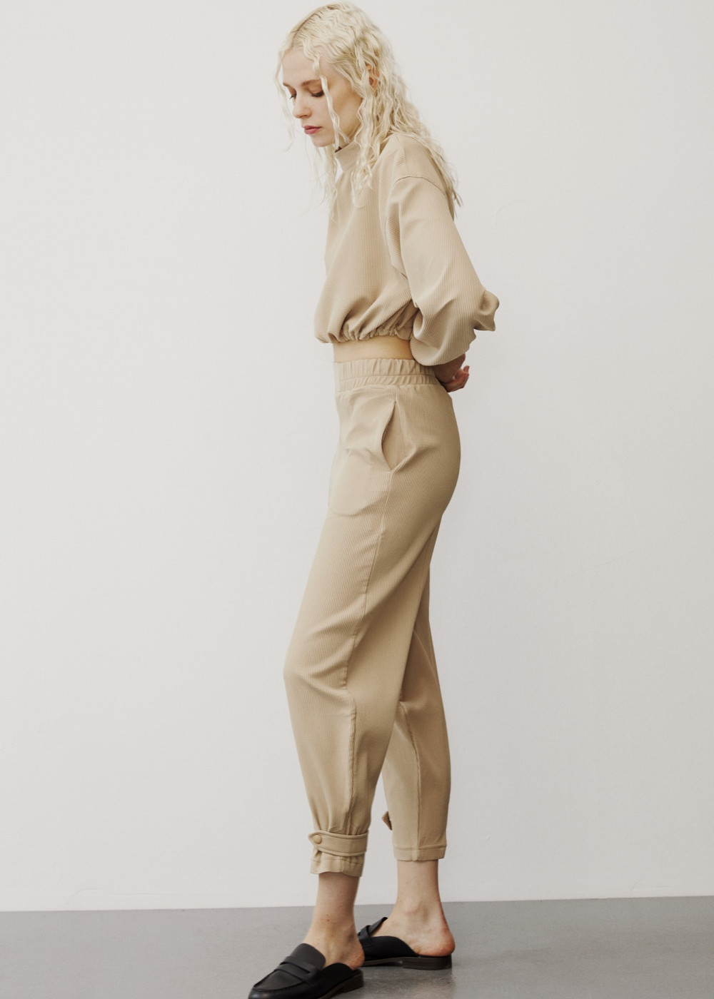 Crop With Tire Detailed Waist - Baggy Pants Crop With Tire Detailed Waist - Baggy Pants