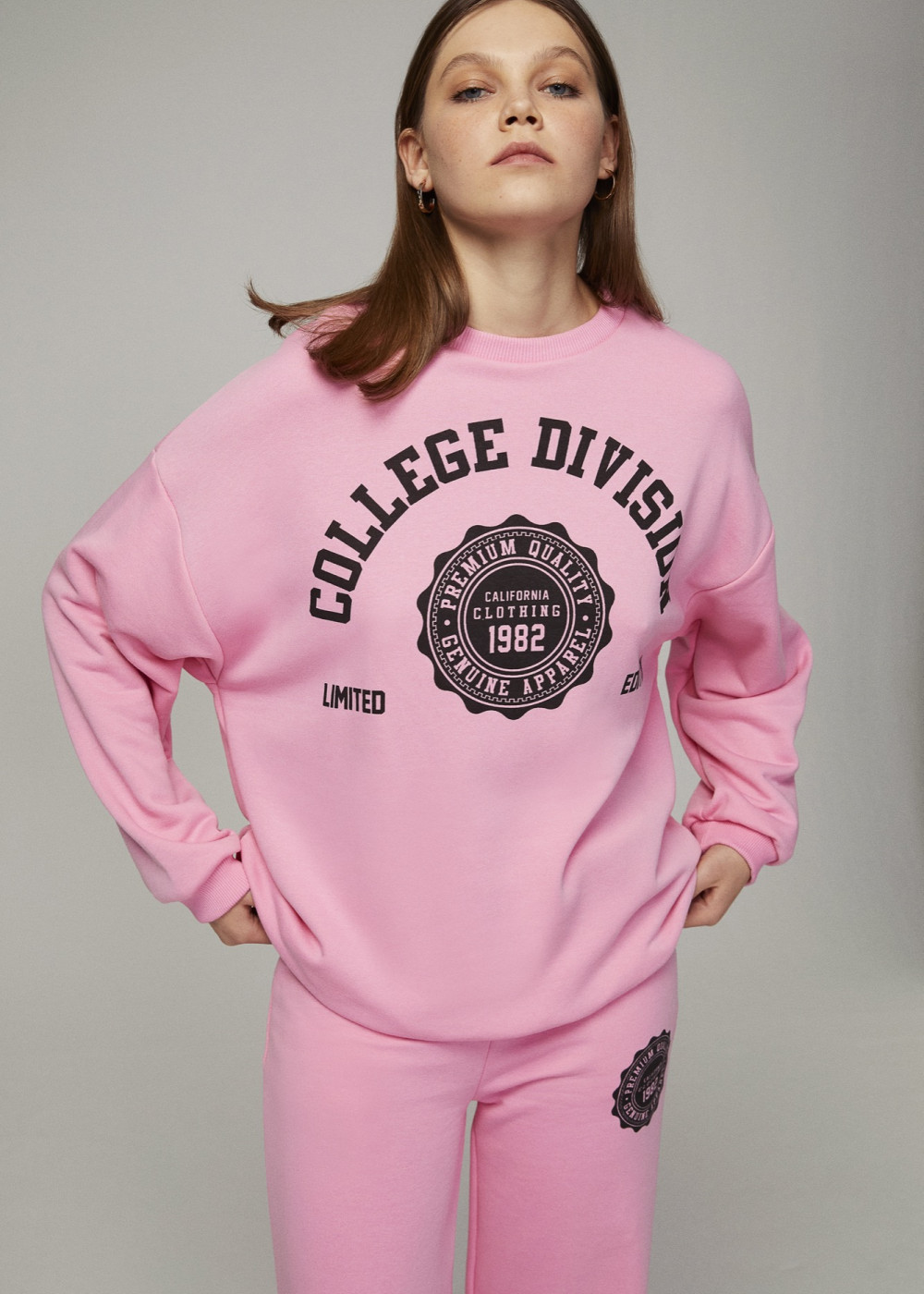 Oversize Printed Sweatshirt and Wide Leg Tracksuit Oversize Printed Sweatshirt and Wide Leg Tracksuit