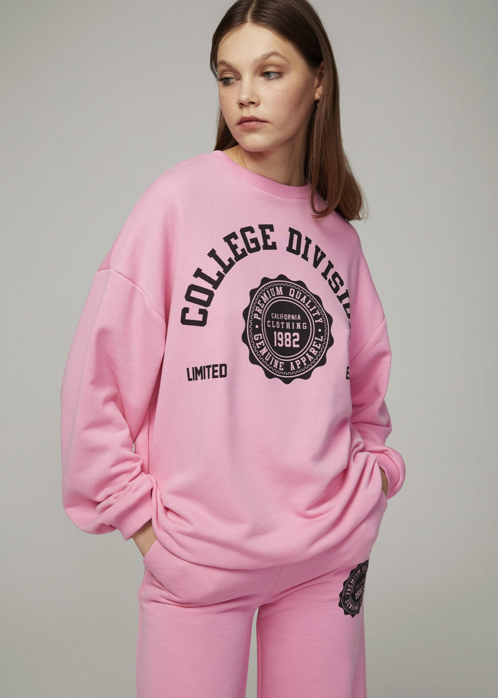 Oversize Printed Sweatshirt and Wide Leg Tracksuit Oversize Printed Sweatshirt and Wide Leg Tracksuit