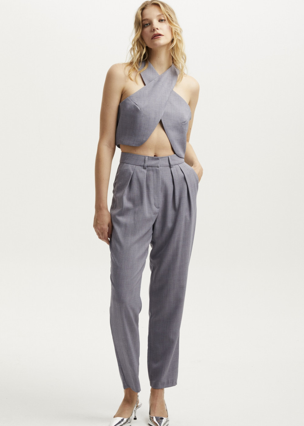 Special Design Crop - Pleated Wide Cut Trousers