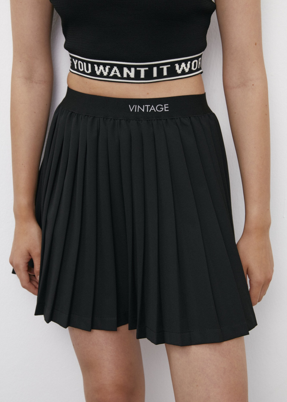 Elastic Pleated Mini Skirt